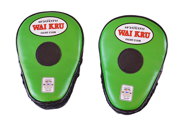 manoplas curvadas muay thai wai kru verde 2 manos manoplas curvadas muay thai wai kru verde 2 manos