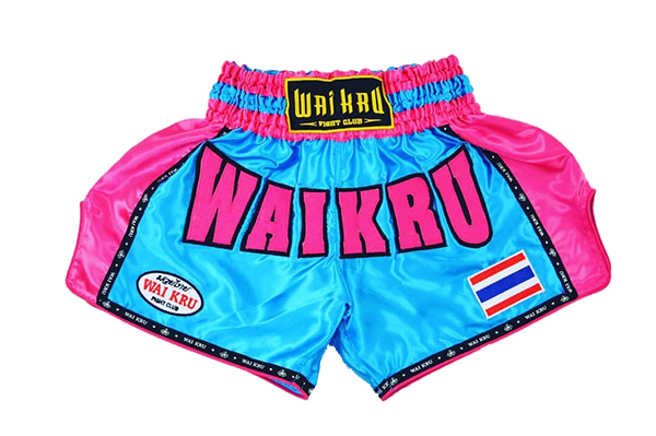 pantalón wai kru muay thai wai kru retro 2.0 azul claro lateral fucsia pantalón wai kru muay thai wai kru retro 2.0 azul claro lateral fucsia