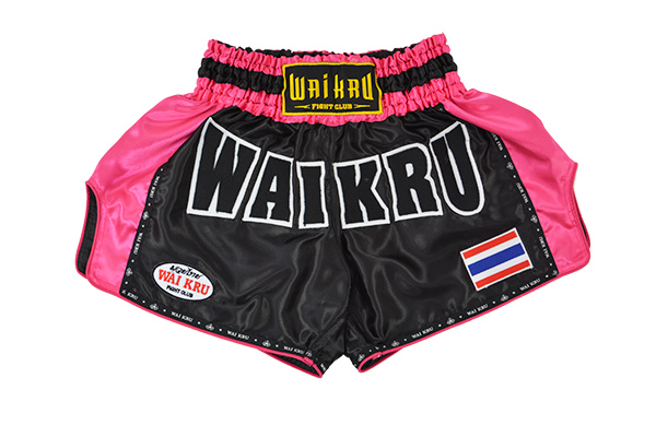 pantalón wai kru muay thai wai kru retro 2.0 negro lateral fucsia pantalón wai kru muay thai wai kru retro 2.0 negro lateral fucsia